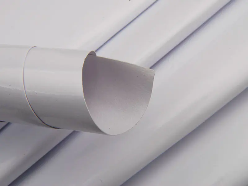 Witte digitaal bedrukte zelfklevende vinylrollen 140 g/m2